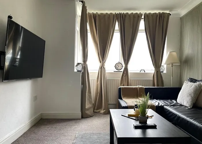 Апартаменти Spacious In Woodhouse Sleeps 9 Guests!