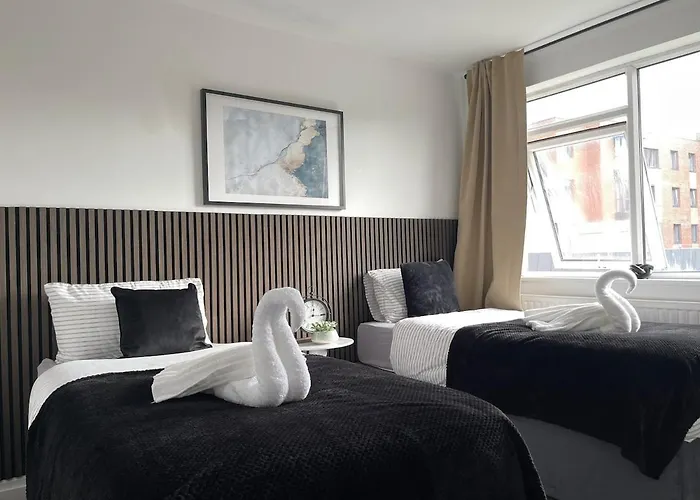 Апартаменти Spacious In Woodhouse Sleeps 9 Guests! *