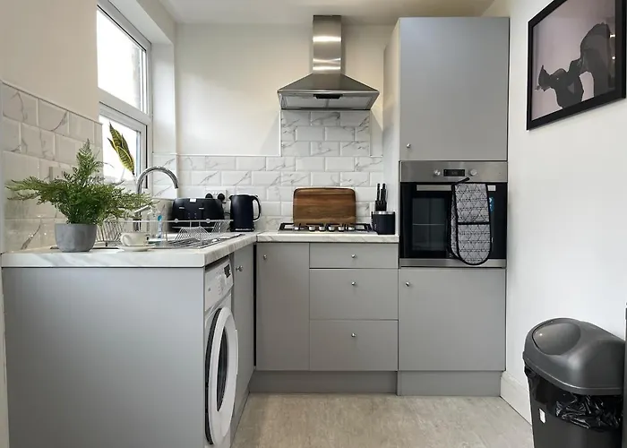 Spacious In Woodhouse Sleeps 9 Guests! Apartamento