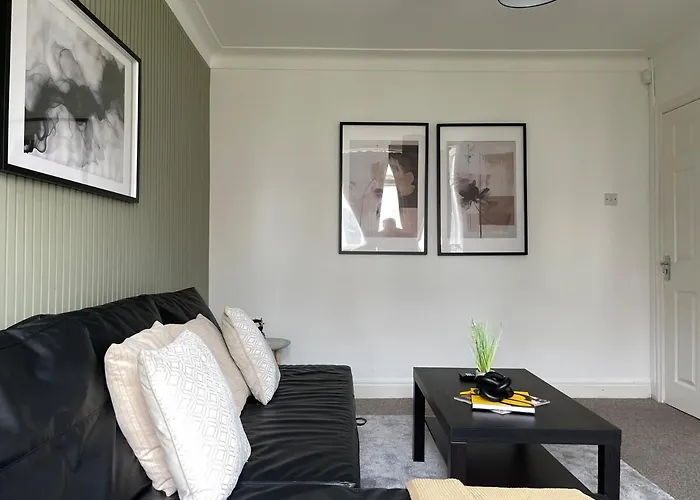 Spacious In Woodhouse Sleeps 9 Guests! Apartamento