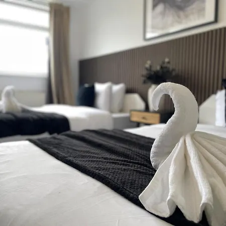 Appartamento Spacious In Woodhouse Sleeps 9 Guests! *